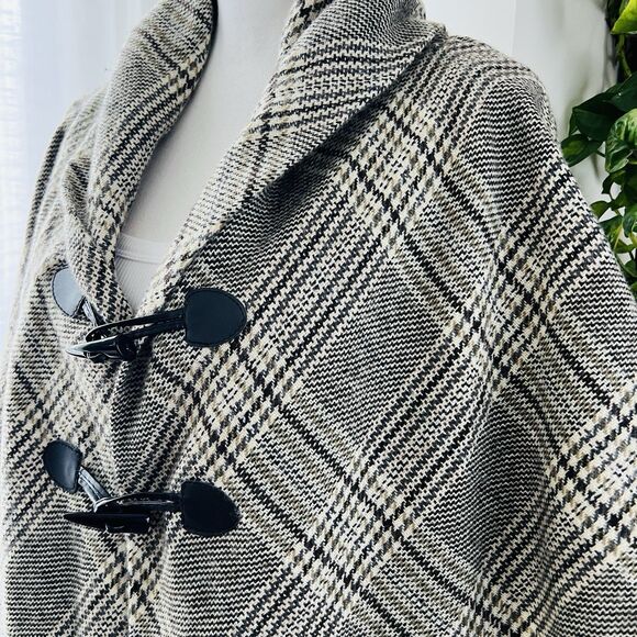 Modena Gray Plaid Classy Cozy Poncho with Toggle Closures - One Size - Picture 5 of 7